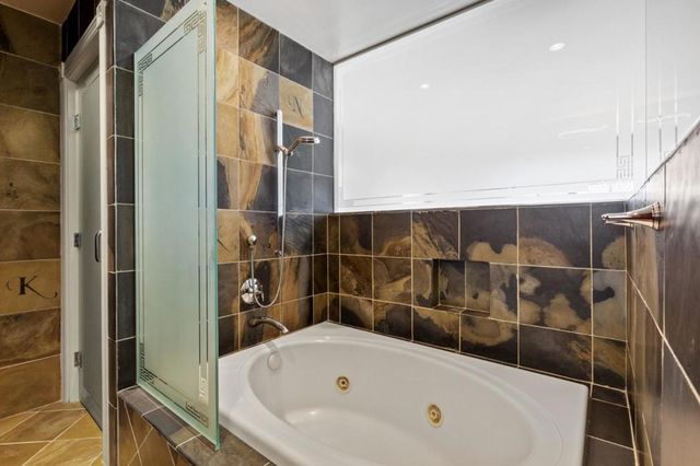 15 Boroughwood Place, Hillsborough, CA 94010