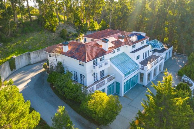 15 Boroughwood Place, Hillsborough, CA 94010