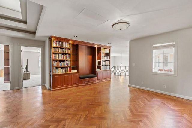 15 Boroughwood Place, Hillsborough, CA 94010