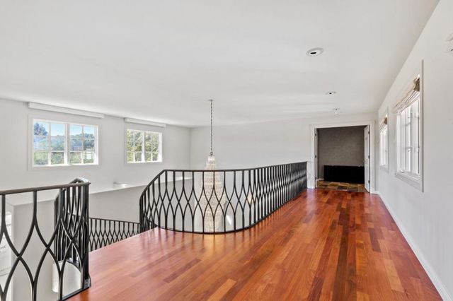 15 Boroughwood Place, Hillsborough, CA 94010