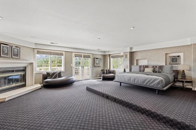 15 Boroughwood Place, Hillsborough, CA 94010