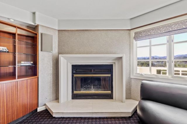 15 Boroughwood Place, Hillsborough, CA 94010