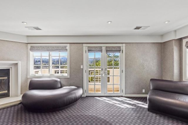 15 Boroughwood Place, Hillsborough, CA 94010