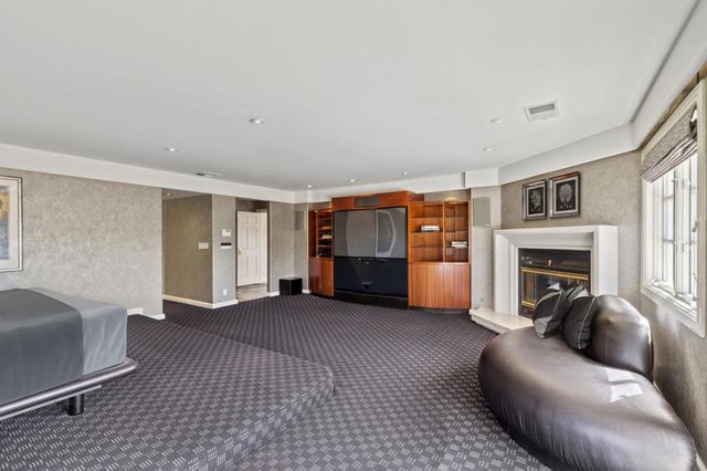 15 Boroughwood Place, Hillsborough, CA 94010