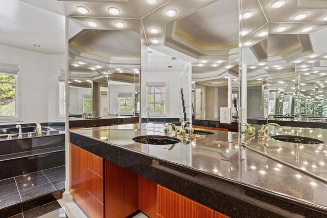 15 Boroughwood Place, Hillsborough, CA 94010