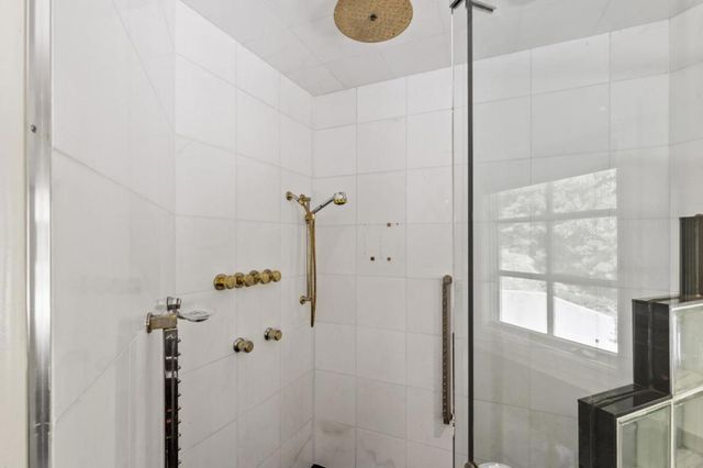 15 Boroughwood Place, Hillsborough, CA 94010