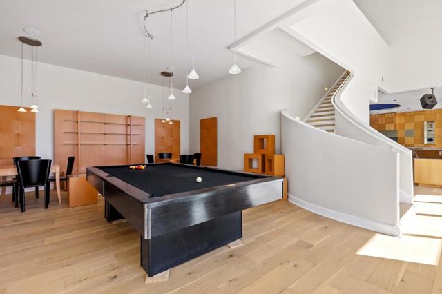 15 Boroughwood Place, Hillsborough, CA 94010