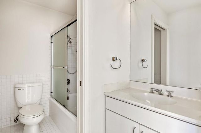 15 Boroughwood Place, Hillsborough, CA 94010