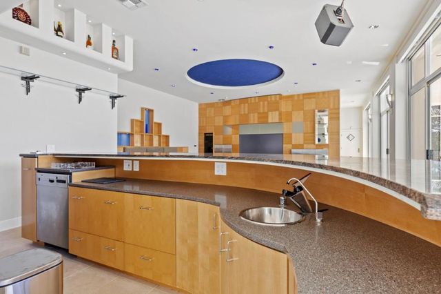 15 Boroughwood Place, Hillsborough, CA 94010