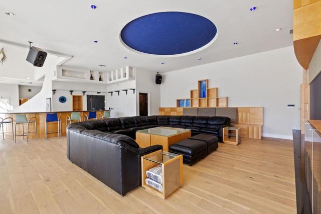 15 Boroughwood Place, Hillsborough, CA 94010