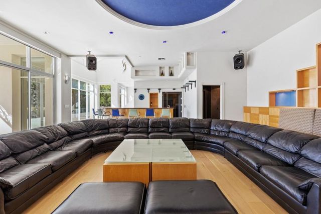 15 Boroughwood Place, Hillsborough, CA 94010