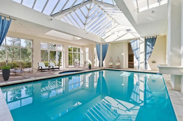 15 Boroughwood Place, Hillsborough, CA 94010