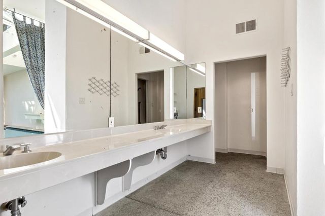 15 Boroughwood Place, Hillsborough, CA 94010