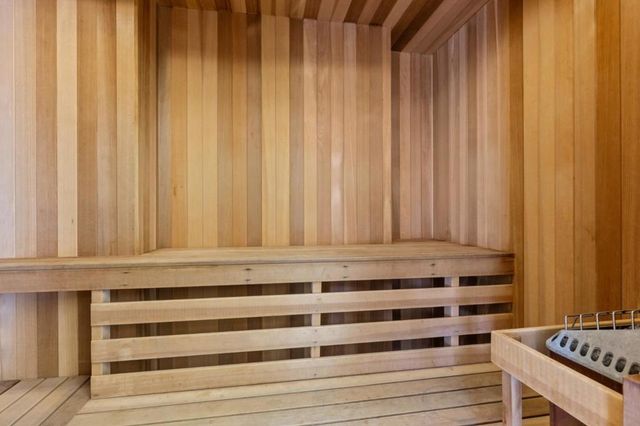 15 Boroughwood Place, Hillsborough, CA 94010