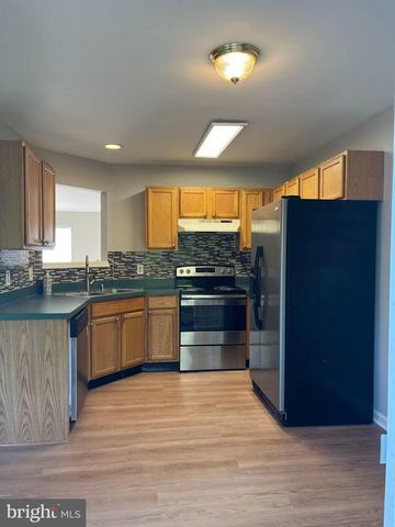 8 CARPER ST, Bear, DE 19701