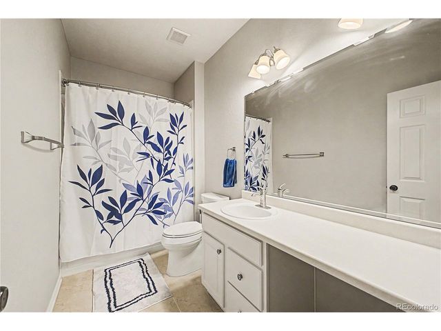 152 N Biloxi Way, Aurora, CO 80018