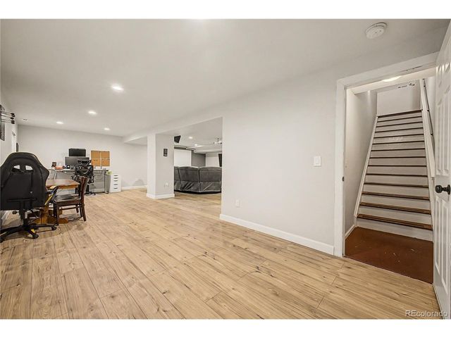 152 N Biloxi Way, Aurora, CO 80018