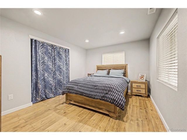 152 N Biloxi Way, Aurora, CO 80018