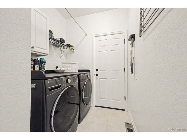 152 N Biloxi Way, Aurora, CO 80018