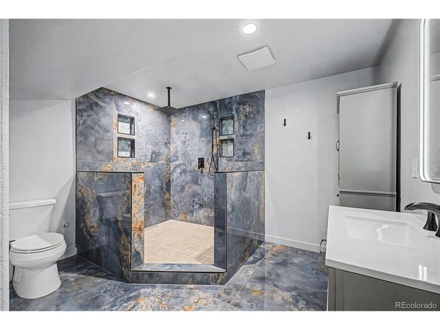 152 N Biloxi Way, Aurora, CO 80018