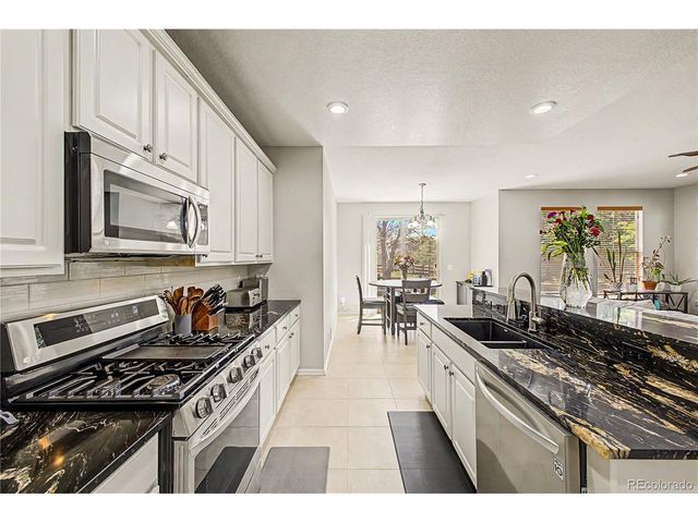 152 N Biloxi Way, Aurora, CO 80018