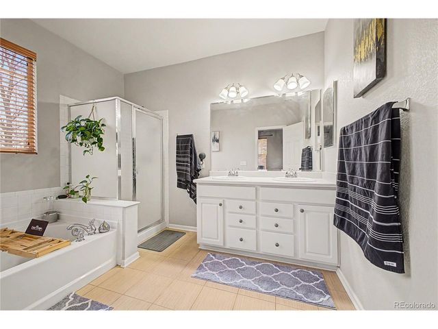 152 N Biloxi Way, Aurora, CO 80018