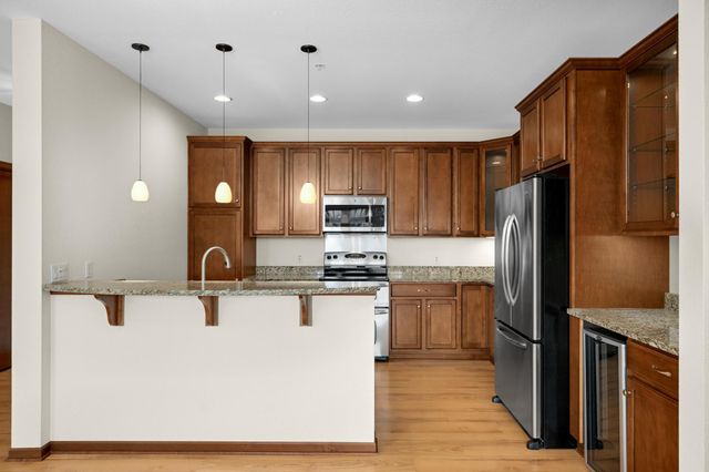 7100 Metro Boulevard 223, Edina, MN 55439