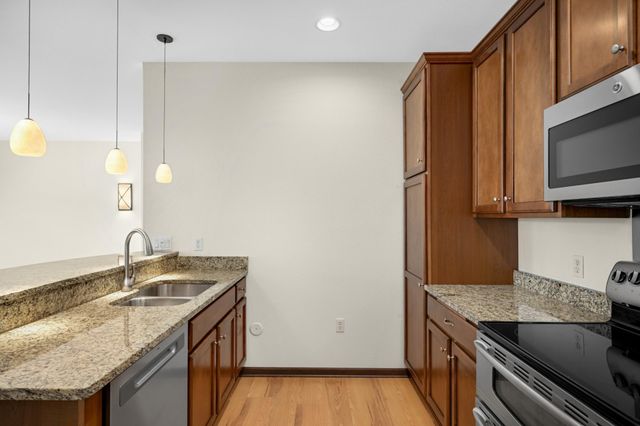 7100 Metro Boulevard 223, Edina, MN 55439