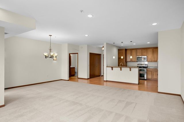 7100 Metro Boulevard 223, Edina, MN 55439