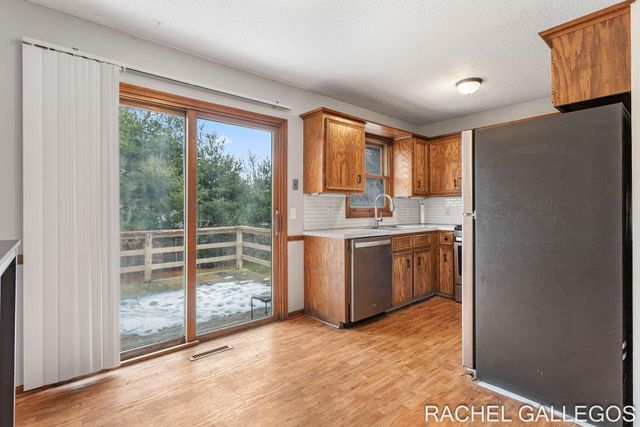 785 Easy Court, Holland, MI 49423