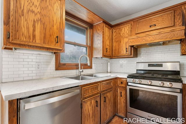 785 Easy Court, Holland, MI 49423