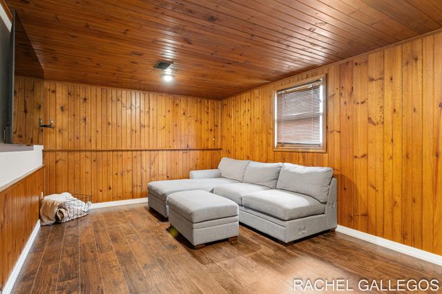 785 Easy Court, Holland, MI 49423