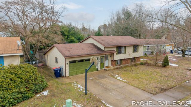 785 Easy Court, Holland, MI 49423