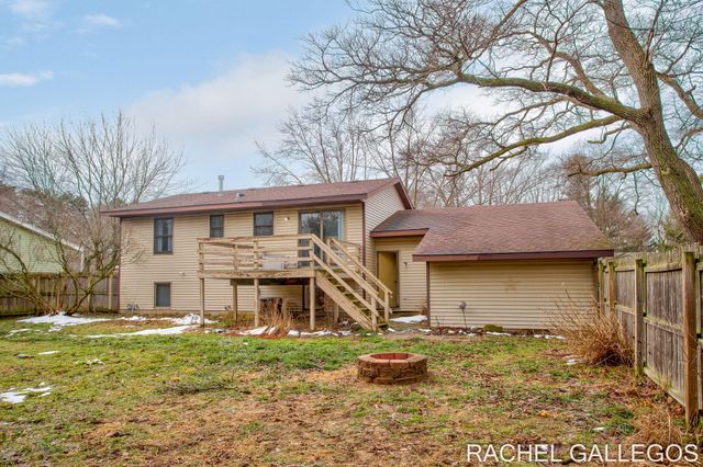 785 Easy Court, Holland, MI 49423