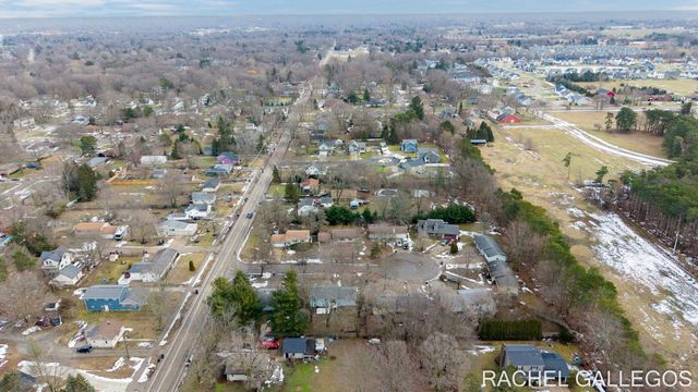 785 Easy Court, Holland, MI 49423