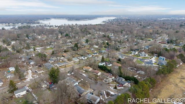 785 Easy Court, Holland, MI 49423