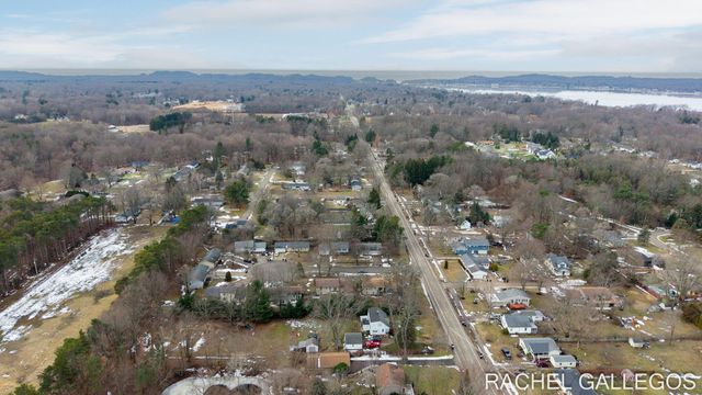 785 Easy Court, Holland, MI 49423