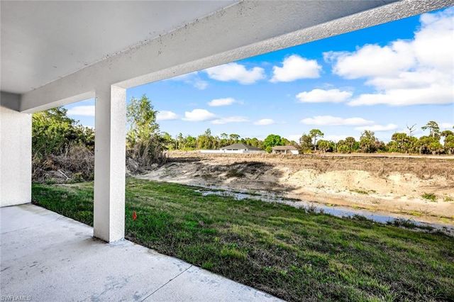 2618 Queen DR, Lehigh Acres, FL 33971