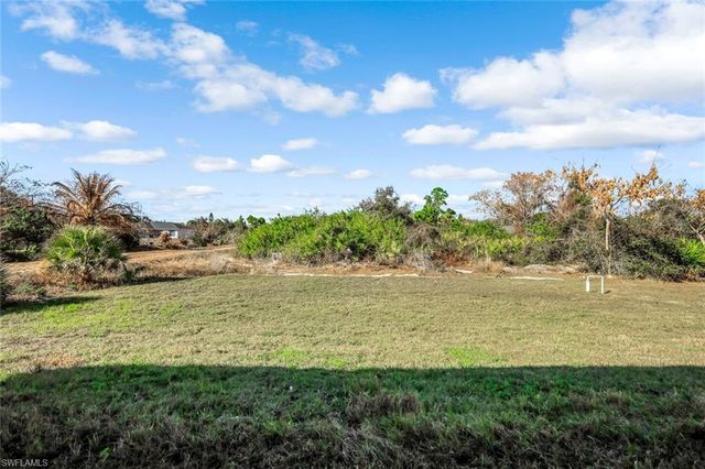 2618 Queen DR, Lehigh Acres, FL 33971