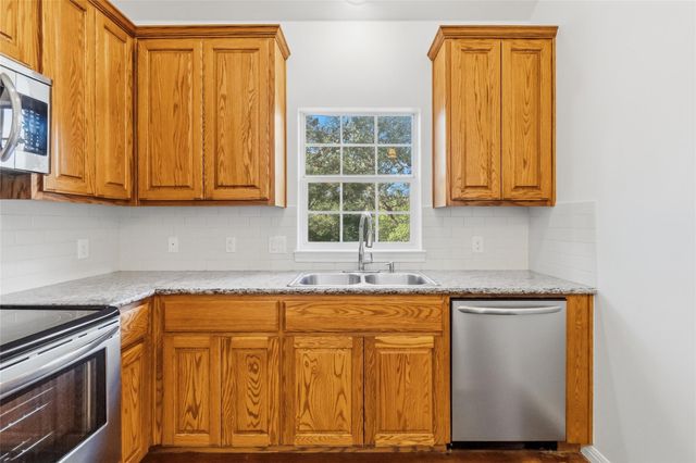 205 Homestead RD, Kyle, TX 78640