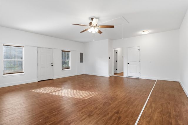 205 Homestead RD, Kyle, TX 78640