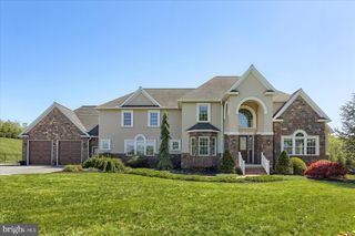 121 RICH VALLEY RD, Mechanicsburg, PA 17050