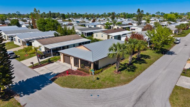 6700 Dulce Real Avenue, Fort Pierce, FL 34951