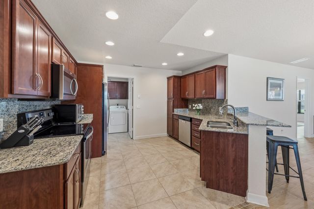 6700 Dulce Real Avenue, Fort Pierce, FL 34951