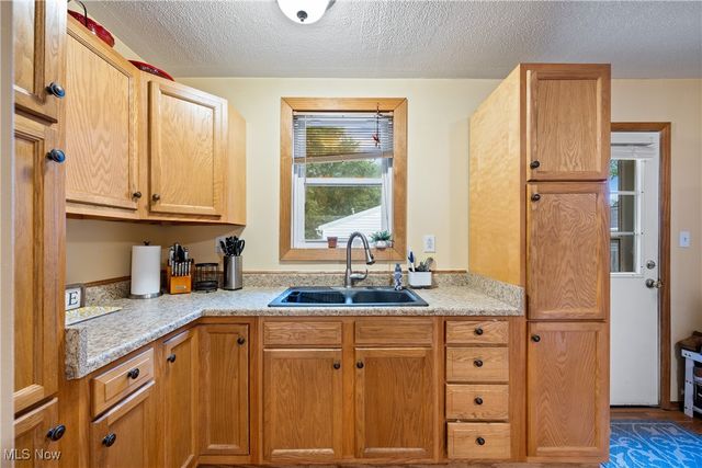 1706 40th Street NW, Canton, OH 44709