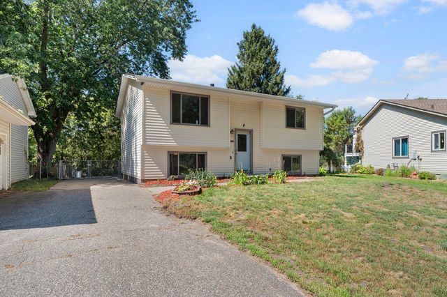 10560 Unity Street NW, Coon Rapids, MN 55433