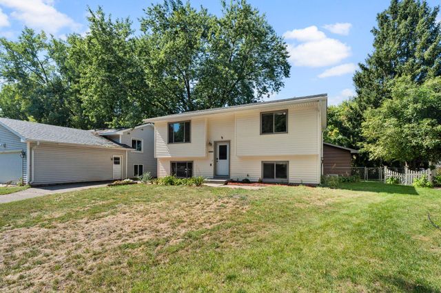 10560 Unity Street NW, Coon Rapids, MN 55433