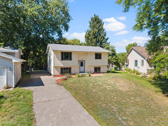 10560 Unity Street NW, Coon Rapids, MN 55433