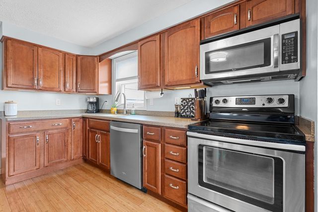 23 Cotter Court, Manchester, NH 03103