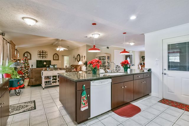 414 Mariachi Street, Crosby, TX 77532